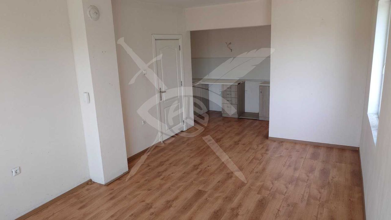 Продава се Двустаен апартамент в Айтос - 75 кв.м за 2200 €/кв.м - Снимка #1