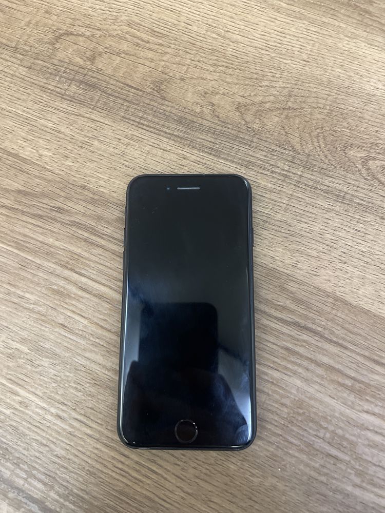 Продам Iphone SE