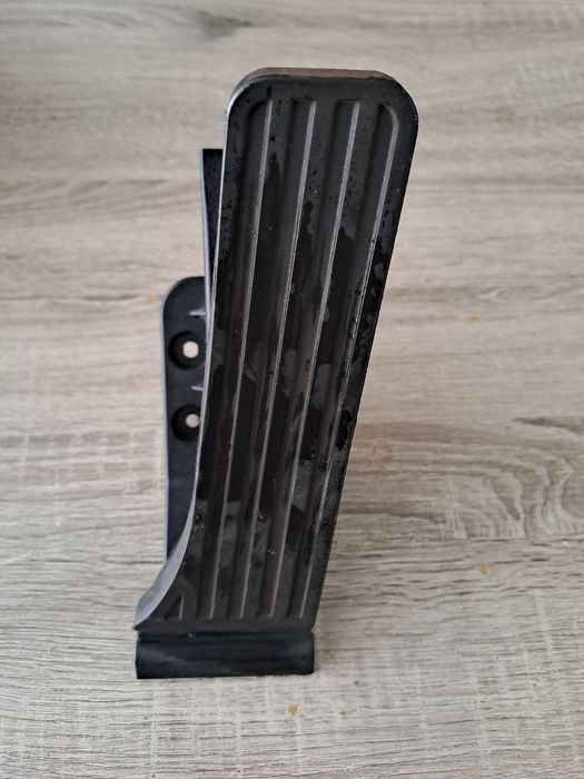 Педал на газта  на Мерцедес  W 212