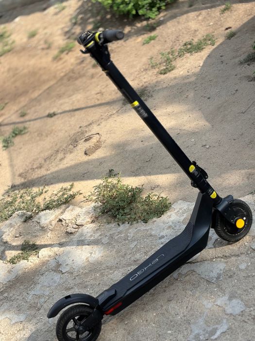 Vând trotinetă electrică