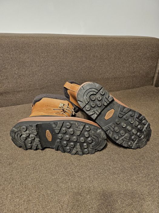 Cizme  UGG      .