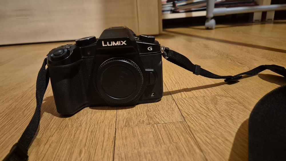 Vând  Vând aparat foto Panasonic Lumix DMC G80 M