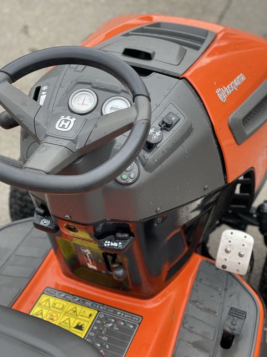 Tractoras de tuns iarba Husqvarna 24hp Led