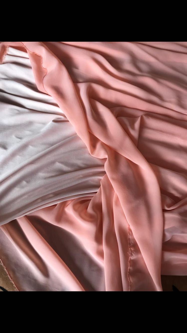 Rochie lungă, elegantă, de culoarea roz pal