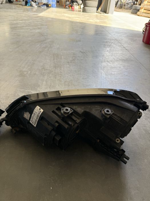 Far Xenon Dreapta ,Stânga  VW Sharan 7N  7N1941033B