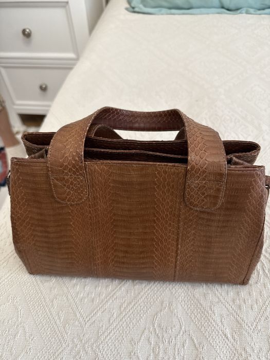 Продается крокодиловое коженное сумка в отличном состояние