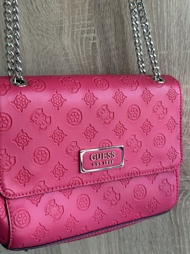 Нова чанта Guess