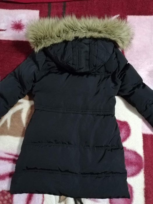 Vand geaca neagra de iarna, pentru dame