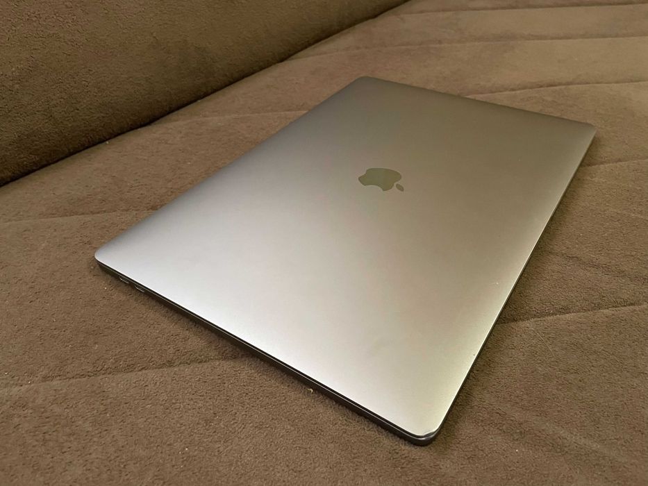 16" Core i7 MacBook Pro A2141 (2019) Space Gray-i7/16GB RAM/512GB SSD