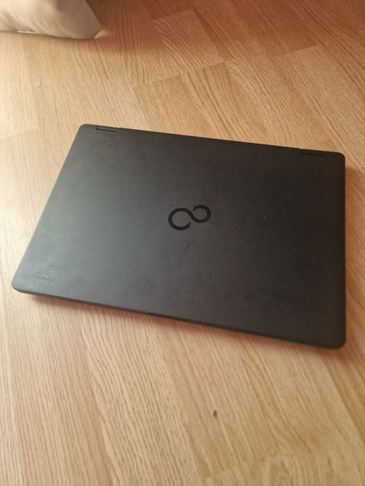 FUJITSU i5 gen 8 ssd512gb ram 16gb 14"fhd baterie 3 ore stare ca NOU