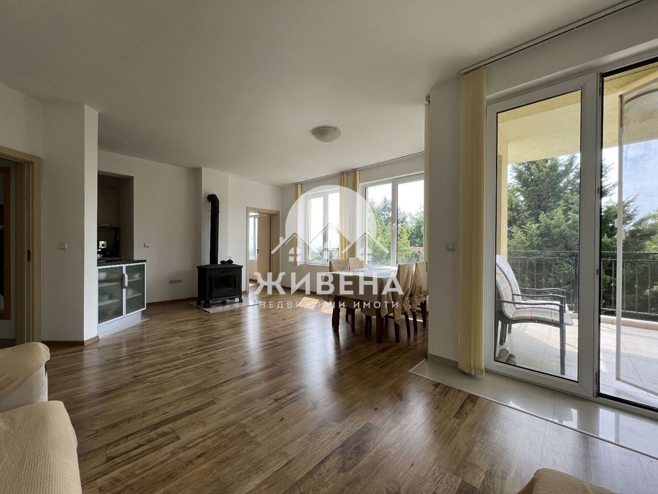 Продава се Четиристаен апартамент в Варна, м-т Траката - 140 кв.м за 1643 €/кв.м - Снимка #1