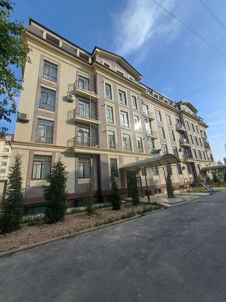 Сдается в аренду обсолютно новая 3-х комнатная квартира в Сергелях