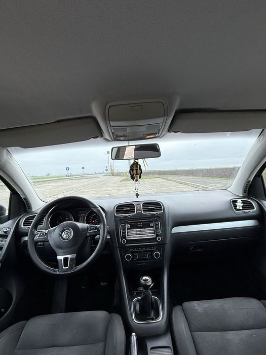 Golf 6 2.0 diesel an 2010,masina ruleaza impecabil pe orice distanta..