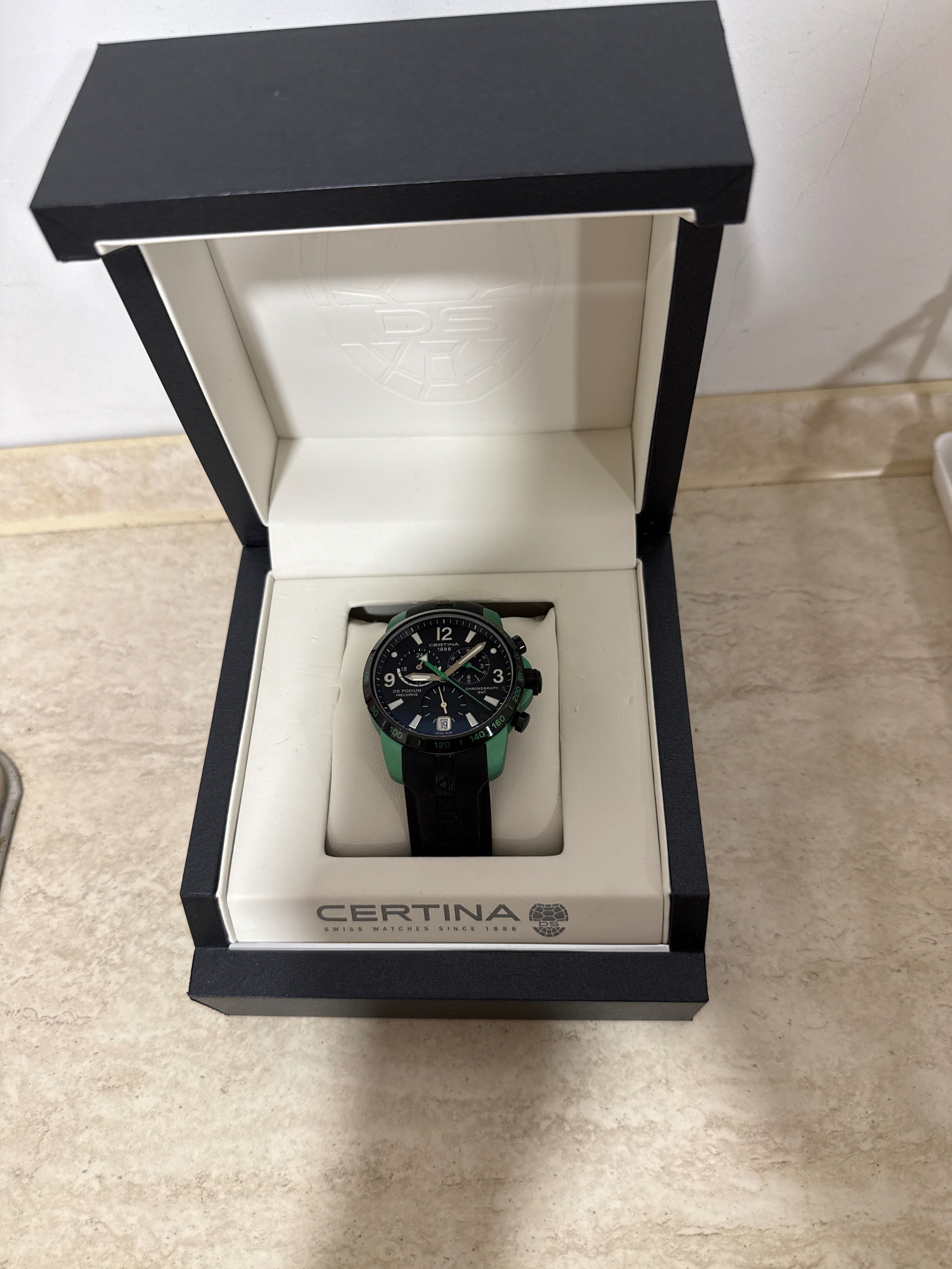 Продавам часовник оригинален на сертина