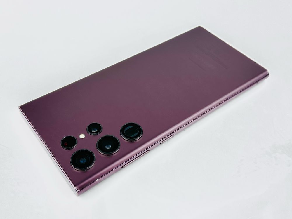 Samsung Galaxy S22 Ultra 5G 128GB Burgundy Отличен! Гаранция!