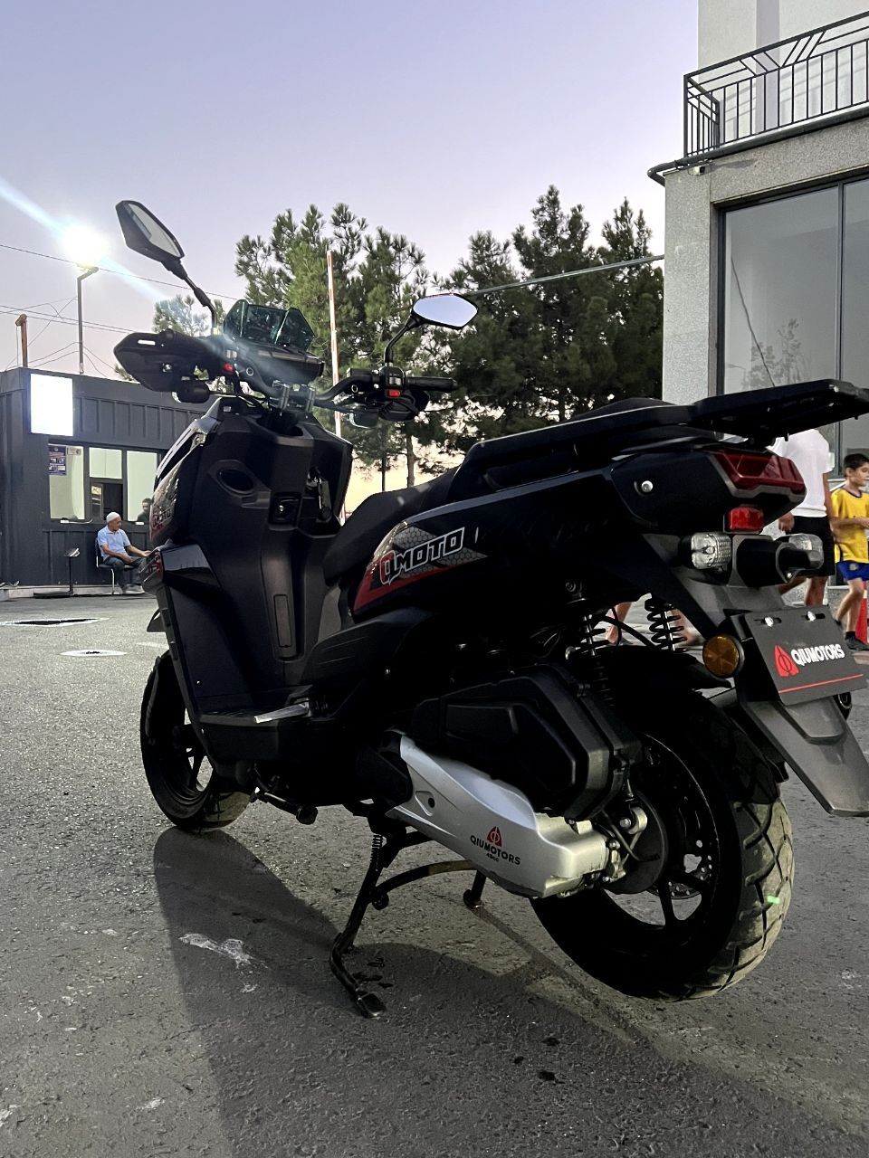 Skuter sotiladi Qiumotors