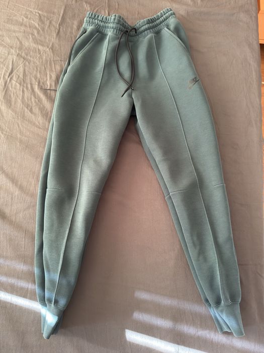 Дамски Анцуг Nike в зелен звят