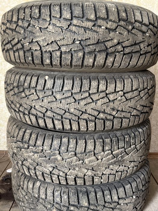 Продам зимние шины 265/65/17