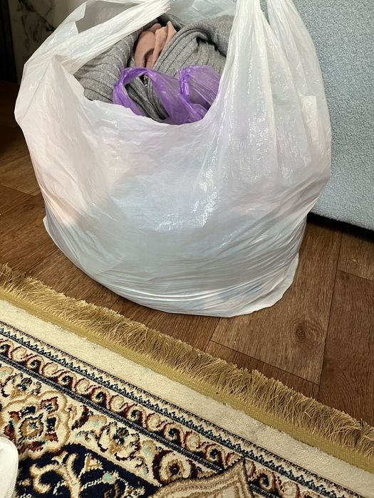 Бесплатно отдам детские и женские вещи