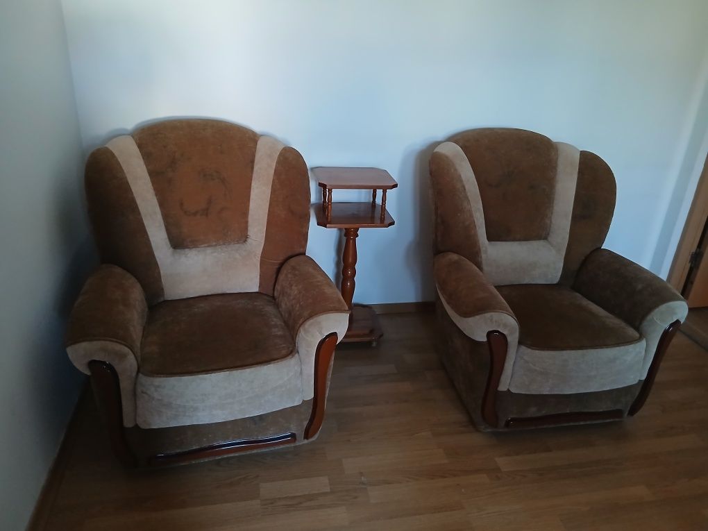 Canapea 3 locuri extensibila și 2 fotolii