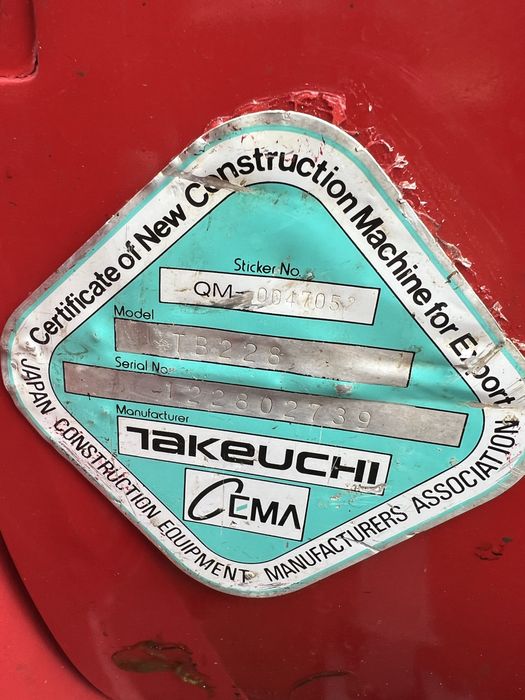 Excavator Takeuchi TB228
