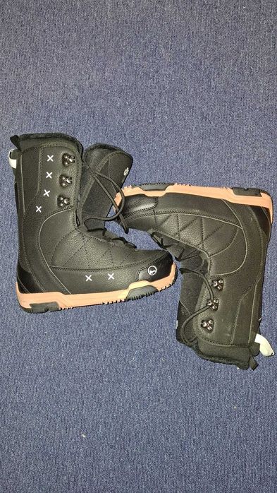 Boots snowboard pentru copii si adulti