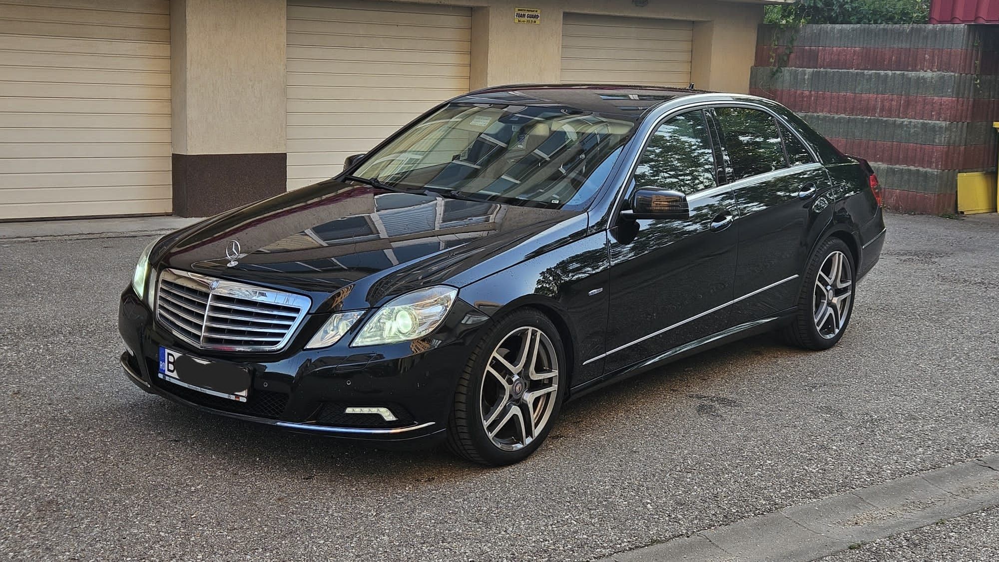 Mercedes-Benz E220 170cp
