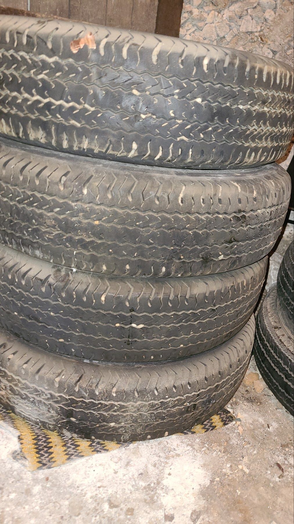 Джанти с външни и вътрешни гуми от Трабант