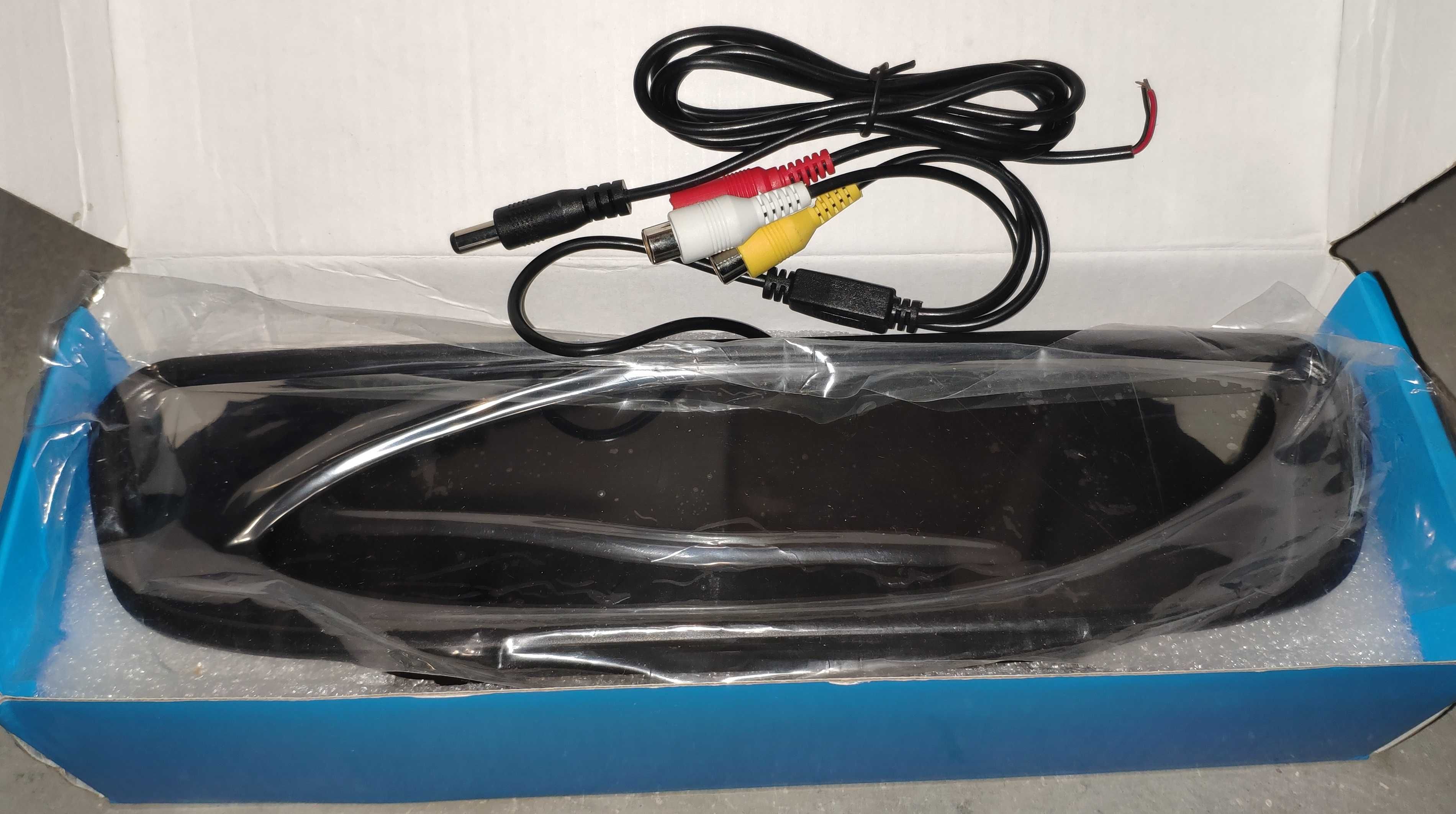 Огледало с вграден 4.3" LCD екран за автомобил