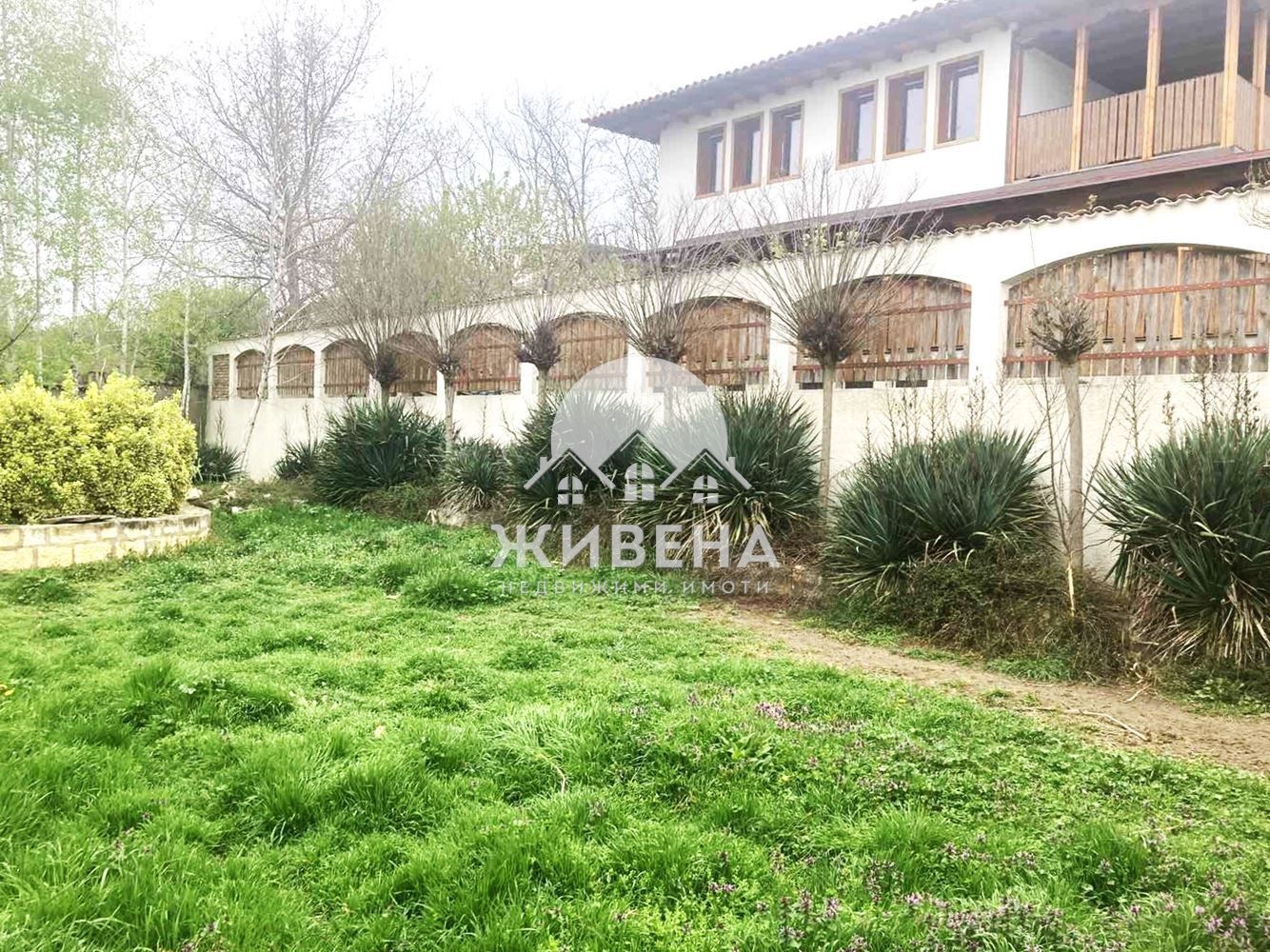 Продавам ограден парцел в с.Приселци, площ 825 кв.м
