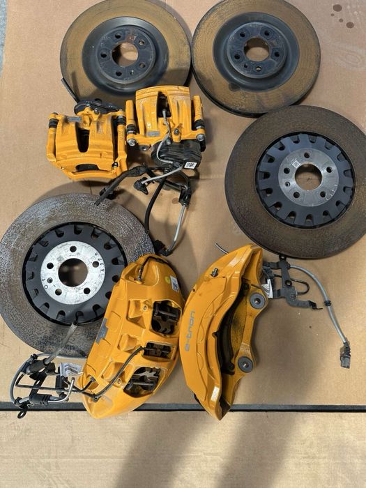 Audi E-tron 2022 Апарати и дискове