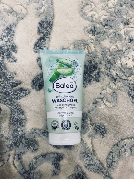 Yuz tozalovchi gel va suyuqliklar