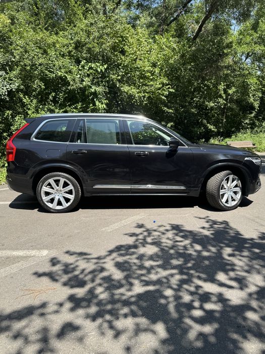 Volvo XC90,7 locuri