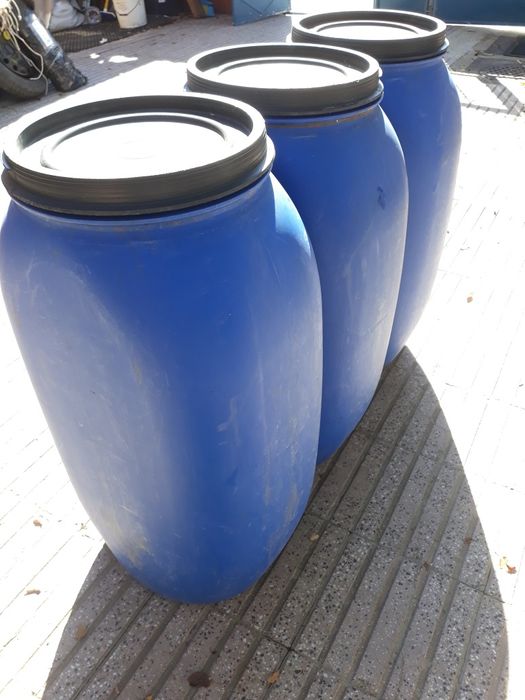 Butoaie de plastic groase in carne alimentare preț.90 lei.