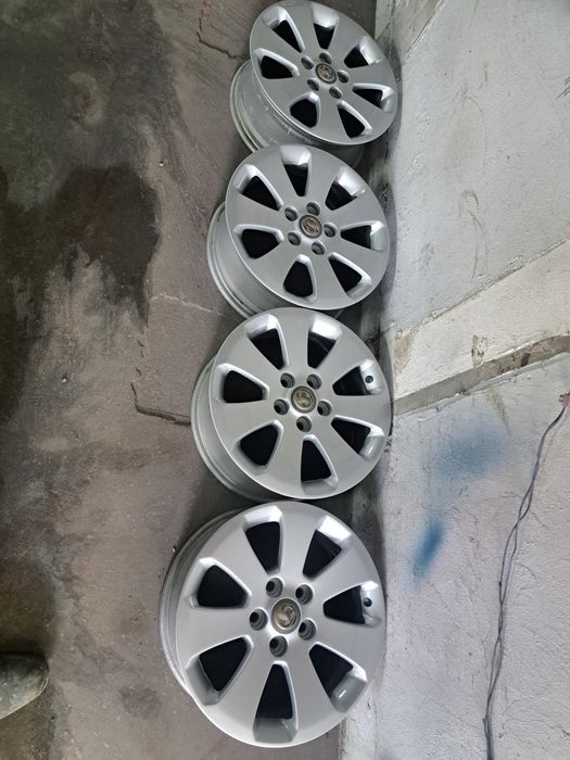 Două seturi jante otel și aluminiu R17 Opel Insignia