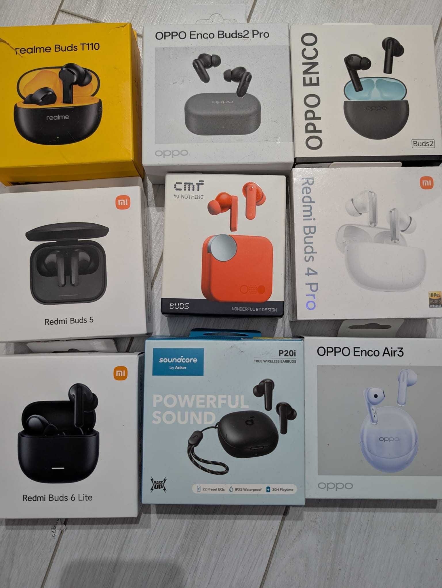 Lot Casti diferite modele 40 de lei pe bucata