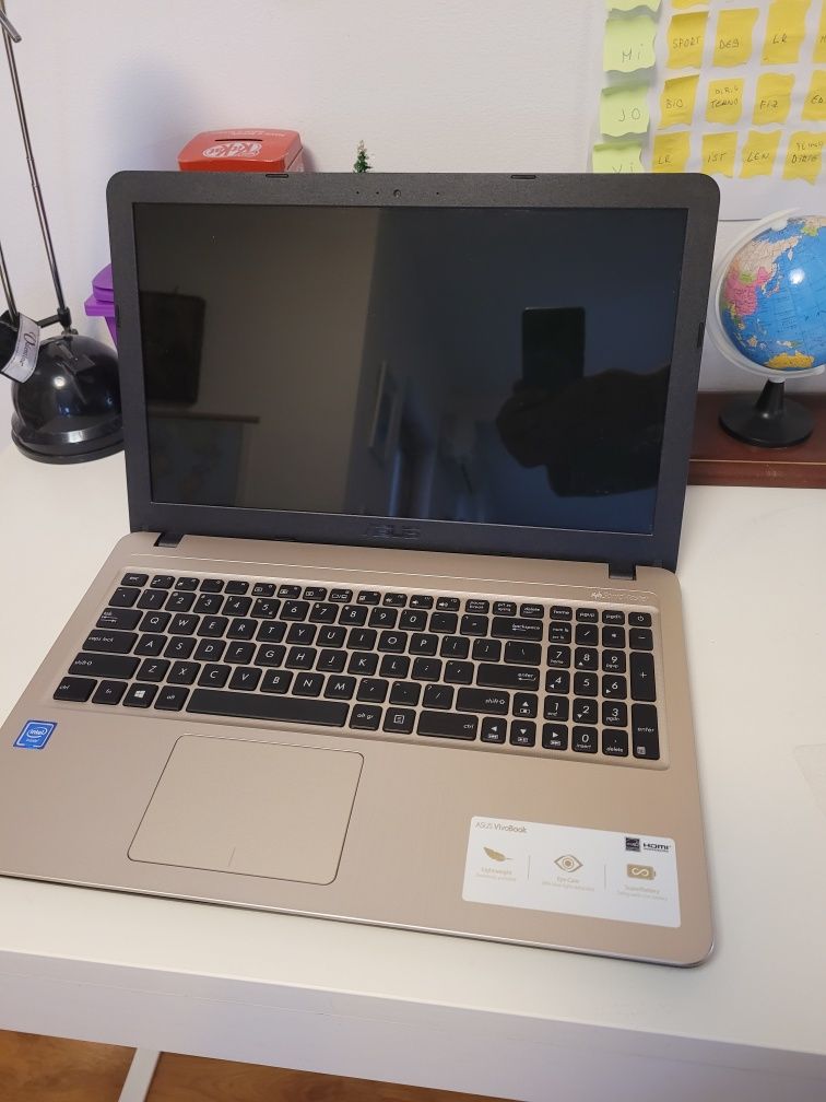 Asus, arată  și func.de 10