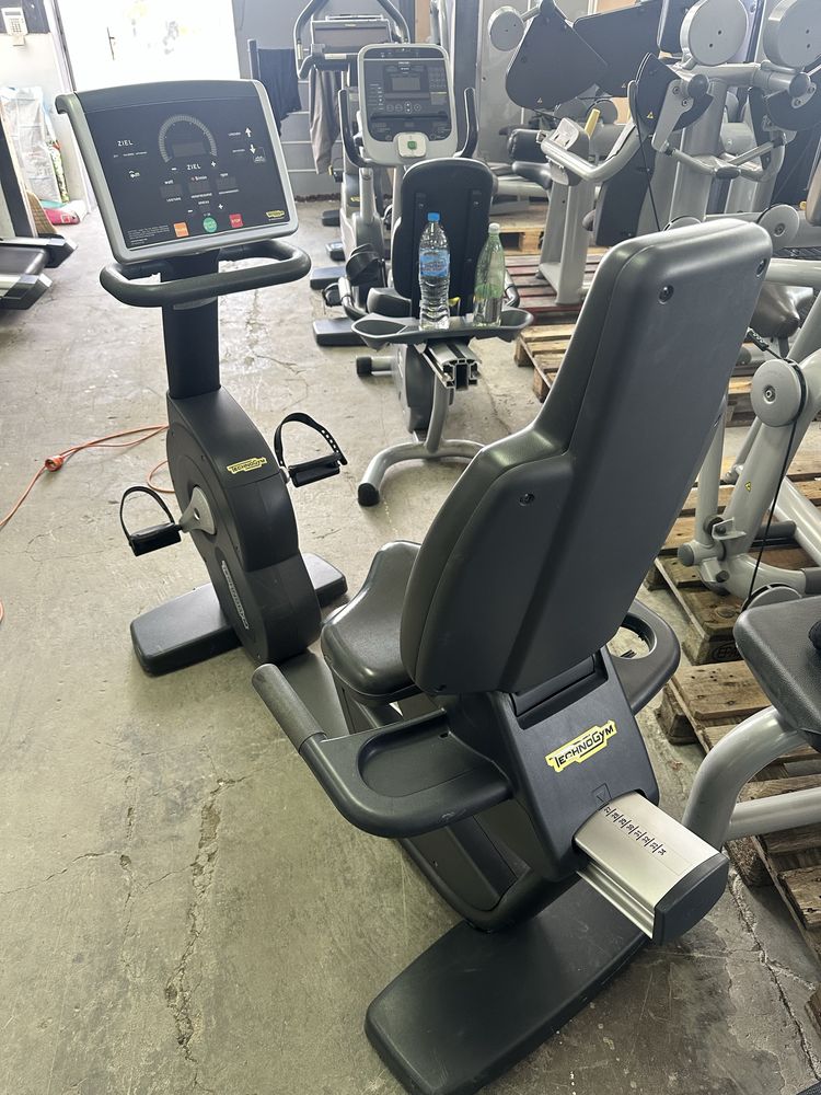 Technogym excite recumbent bike - Топ състояние
