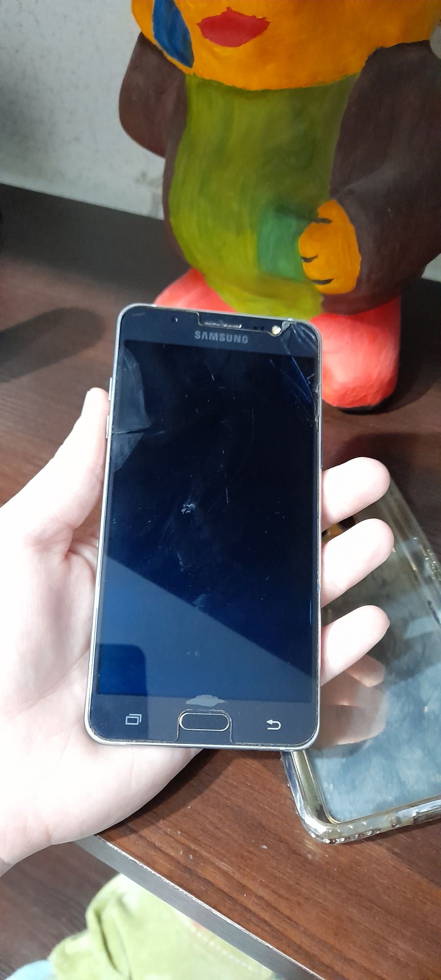 Телефон самсунг Samsung j5 2016