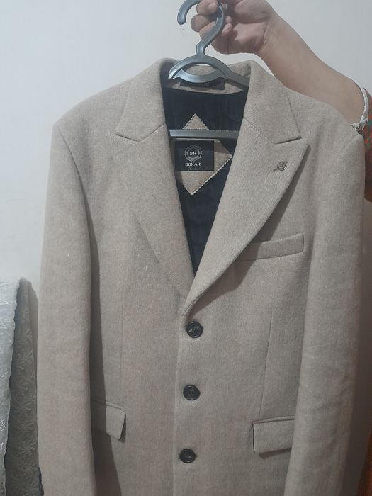 Erkaklar qishki paltosi sotiladi