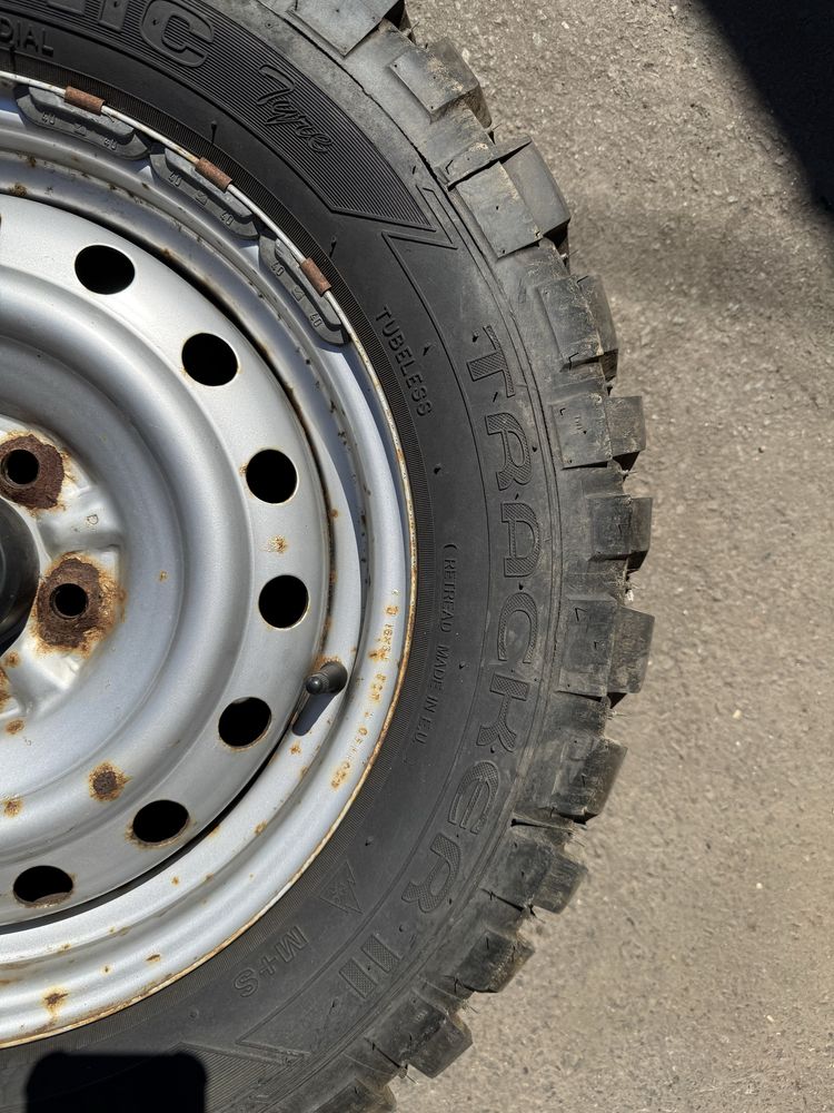 Vand 4 Anvelope Off Road 215 65 R16. Duster