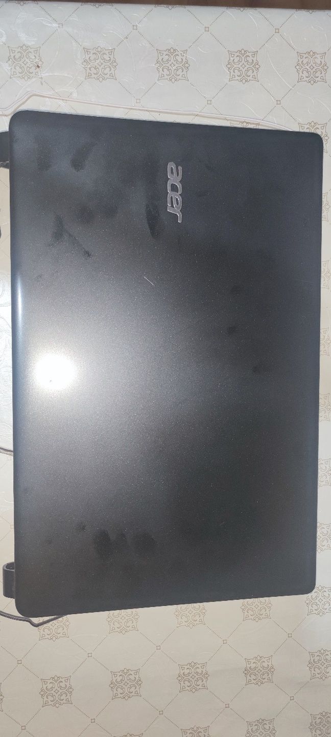 Vând displei leptop Acer aspire E1-530G