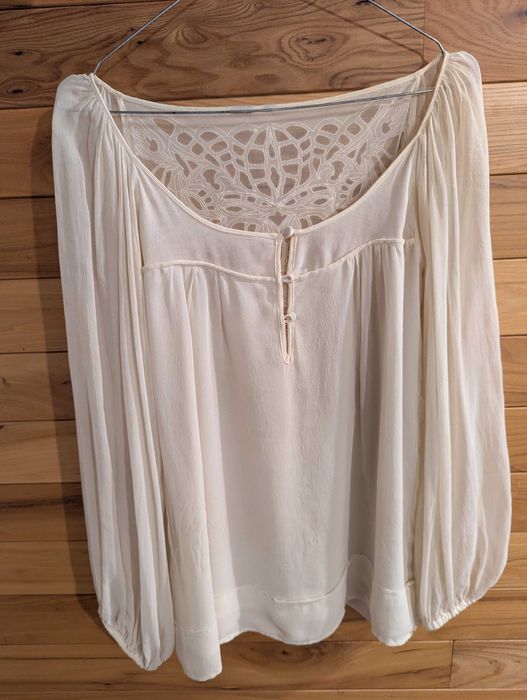Tunica vaporoasa cu dantela Sweewё