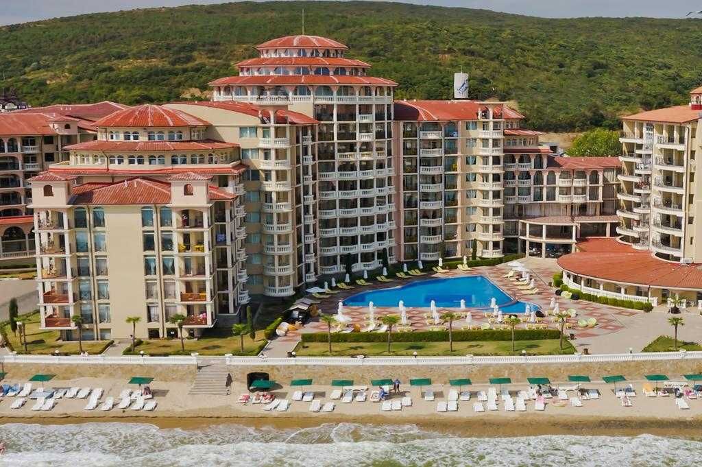 Продава се Тристаен апартамент в к.к. Елените - 119 кв.м за 754 €/кв.м - Снимка #20