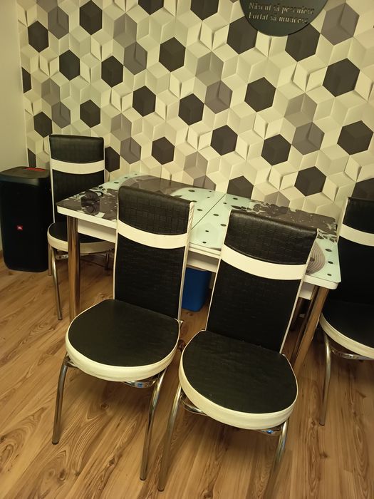 Masa extensibila cu 4scaune