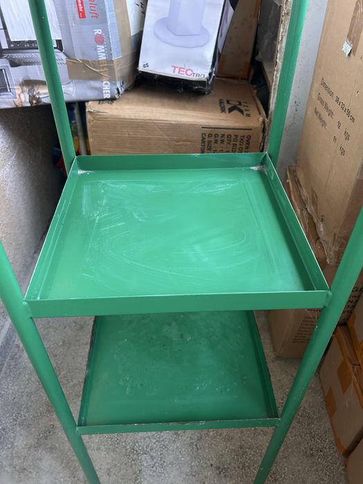 Метален стелаж в Ямбол