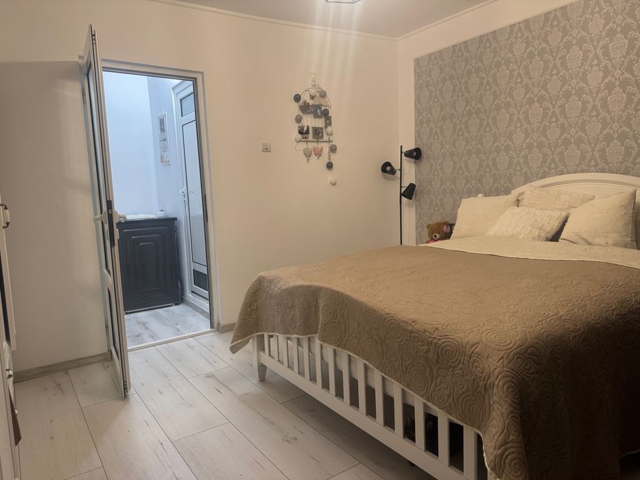 Apartament 3 cam .decomandat ,80 mp piața Traian,renovat și utilat