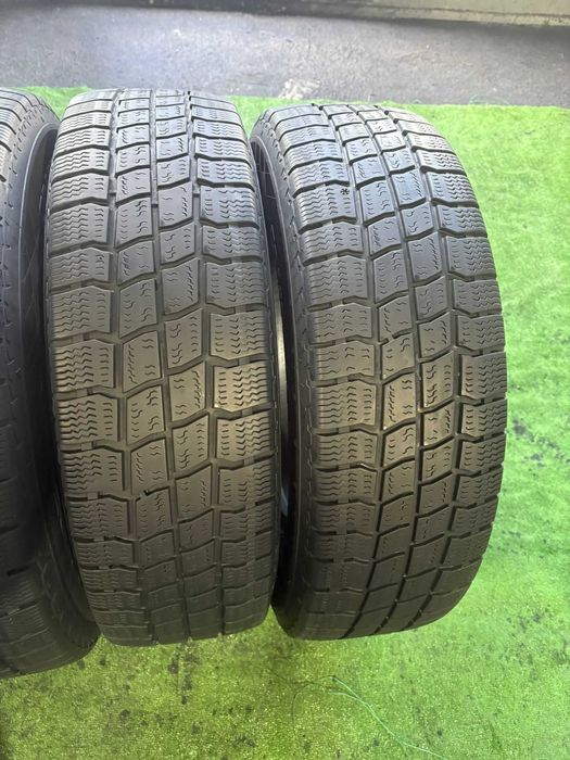 Anvelope iarnă 215/75/16C Vredestein