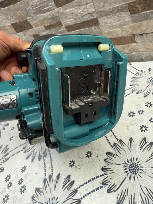 Ръчен акумулаторен циркуляр Makita DSS501Z / 18 V, диск 136 мм /