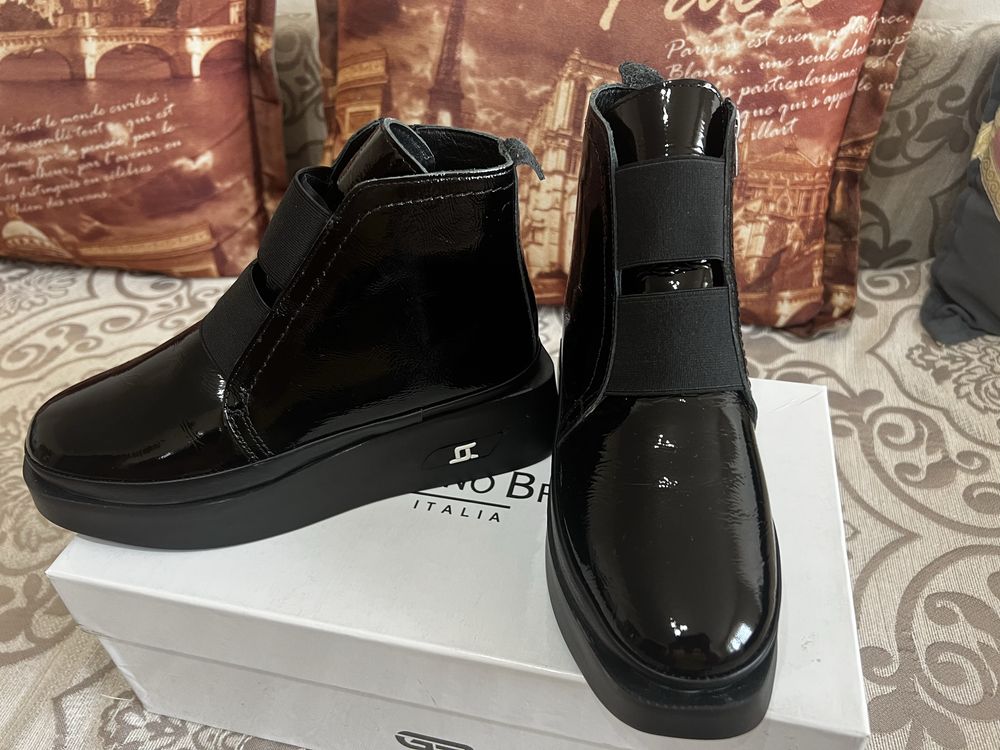Продам осенние сапоги